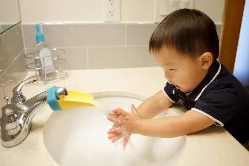 Aquaduck Aqua Hand Washing Spout Faucet Extender - Blue
