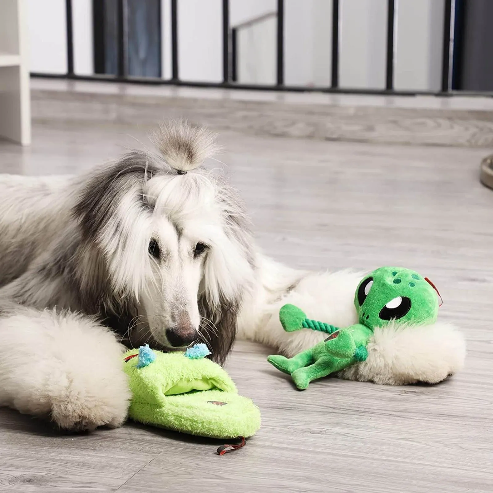 Laifug Squeaky Alien Toy